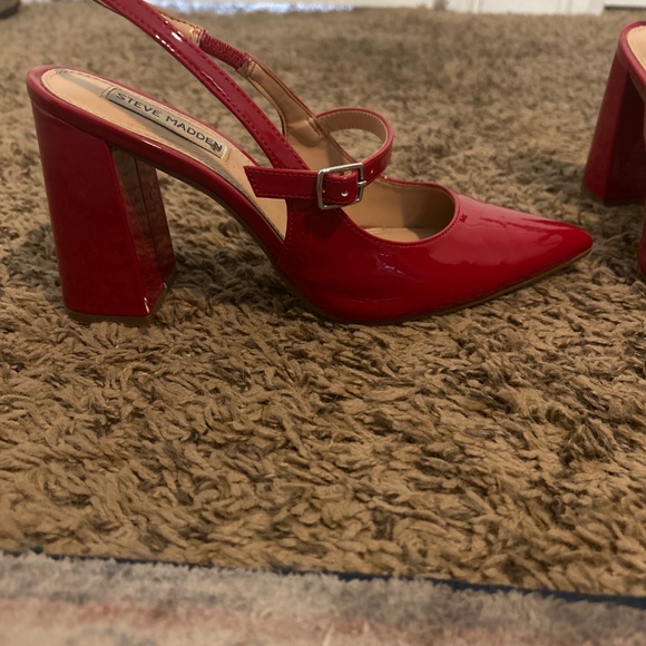 Steve Madden Maegan Heels in Red patent - Picture 2 of 5